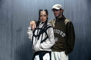 HOODIES & SWEATSHIRTS